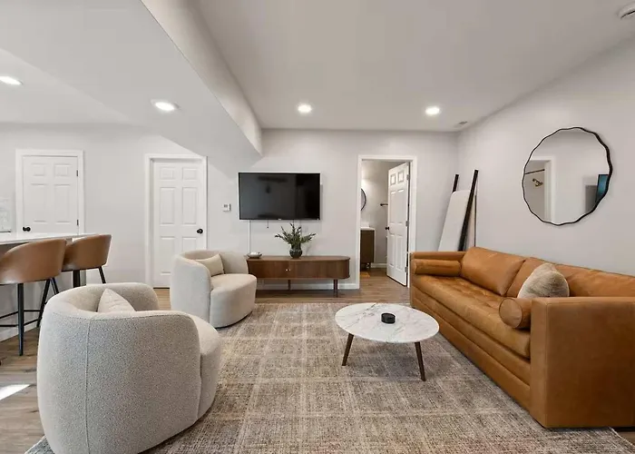 Apartment Clintonville Brand New
