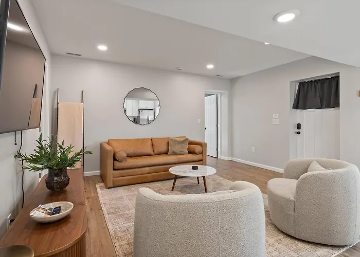 Clintonville Brand New Apartment