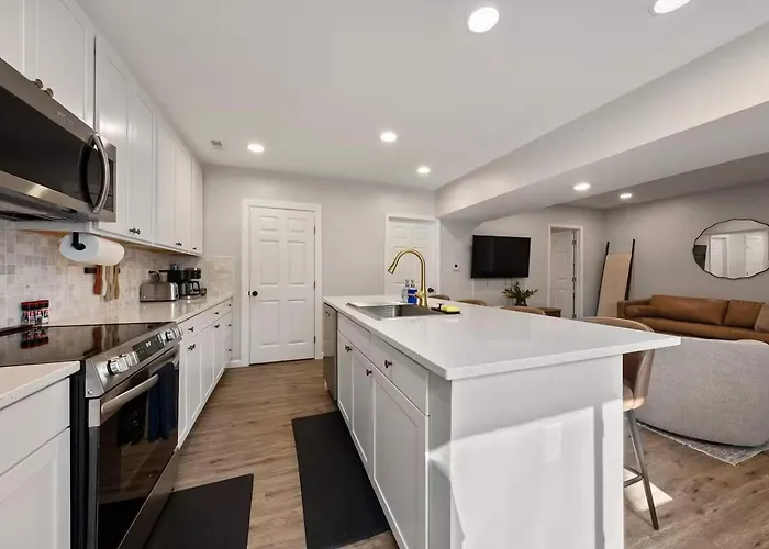 Apartment Clintonville Brand New *