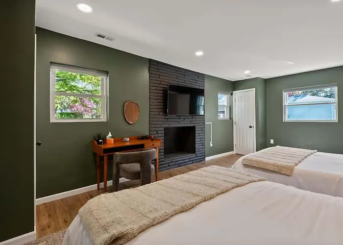 Clintonville Brand New *