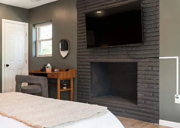 Clintonville Brand New Apartment