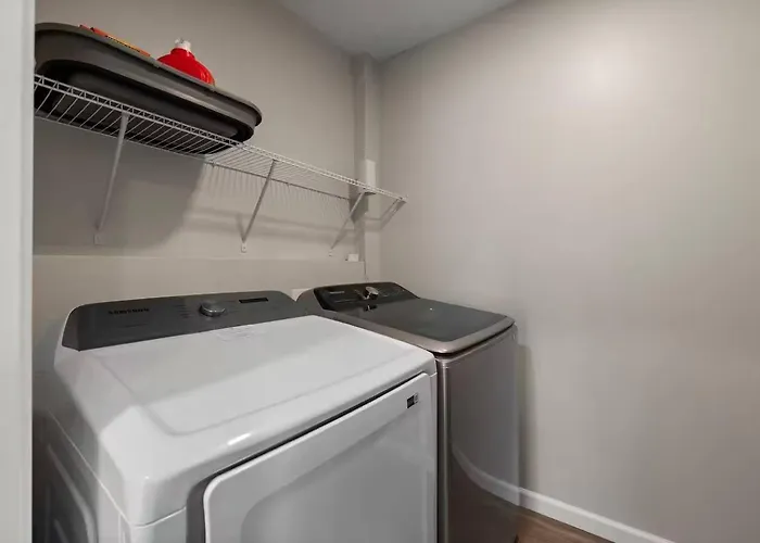 Apartment Clintonville Brand New